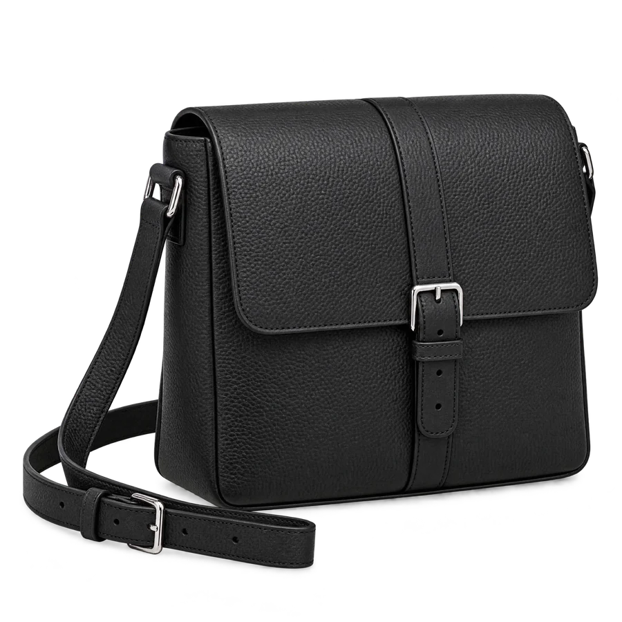 The black crossbody bag, pinned